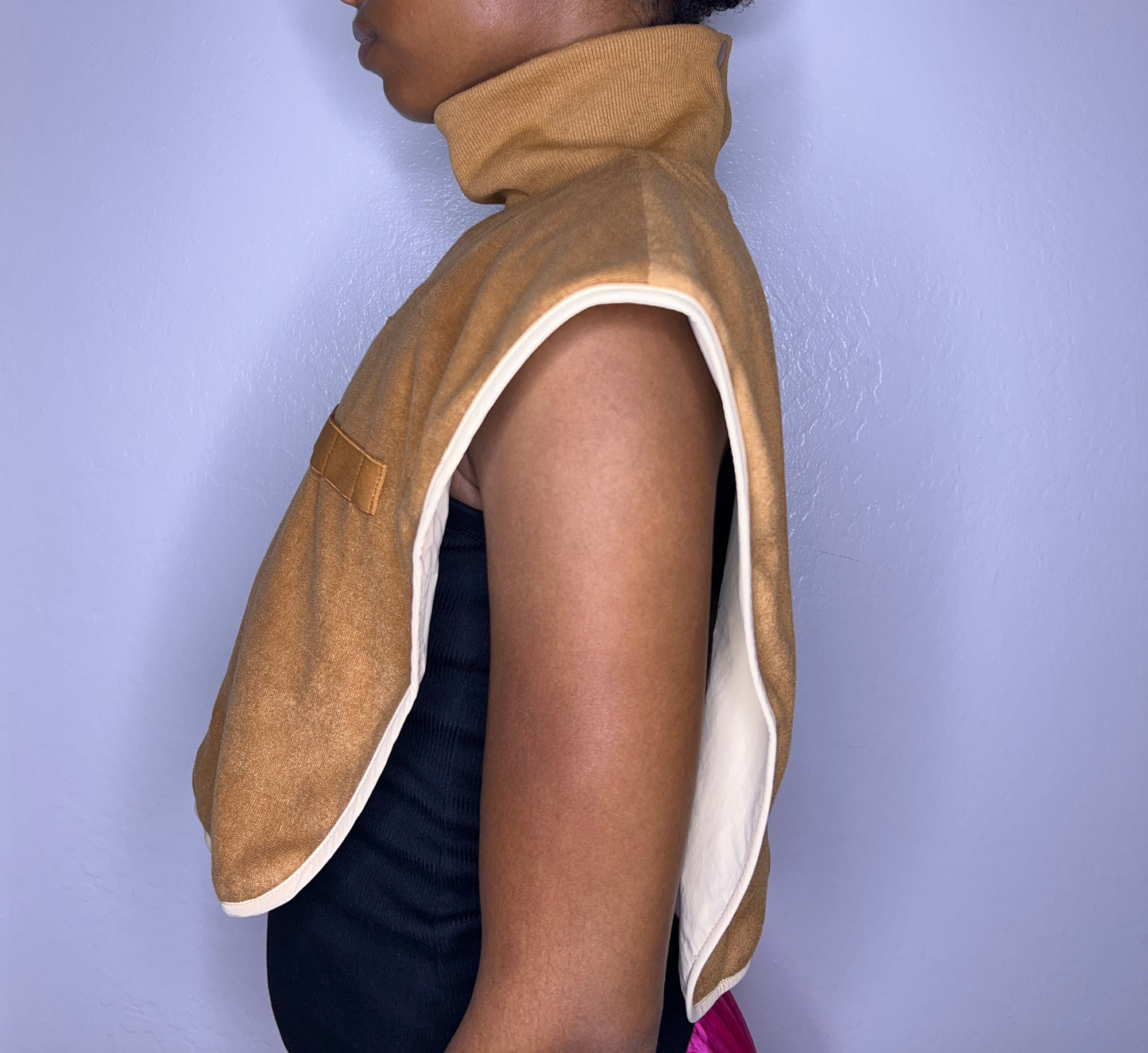 Turtleneck Hair-Bib - Brown